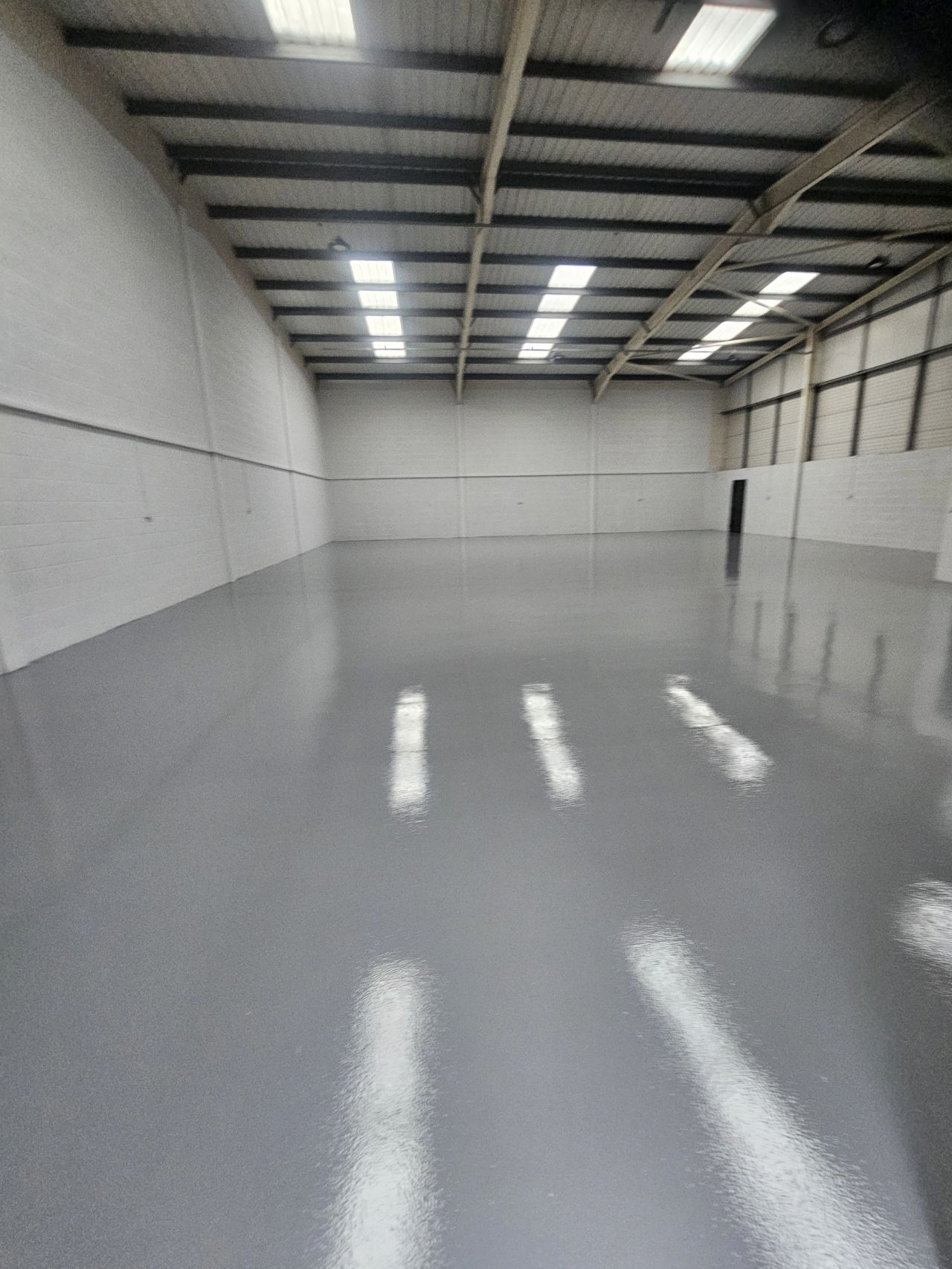 High-gloss warehouse epoxy